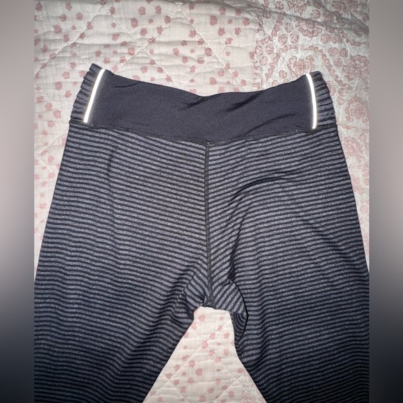 Kyodan women’s athletic capri/cropped leggings striped w/rugged bottom. Sz PS🖤 - Picture 5 of 8